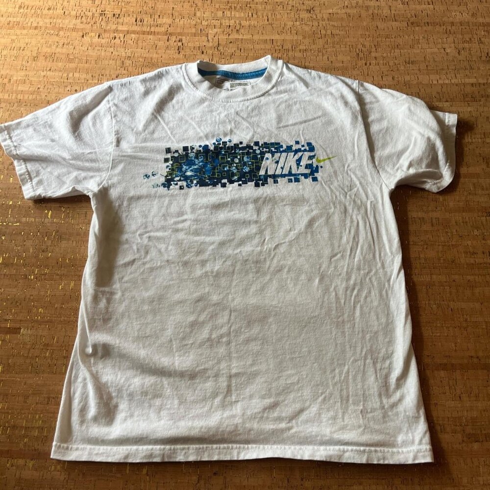 Nike white and blue t-shirt